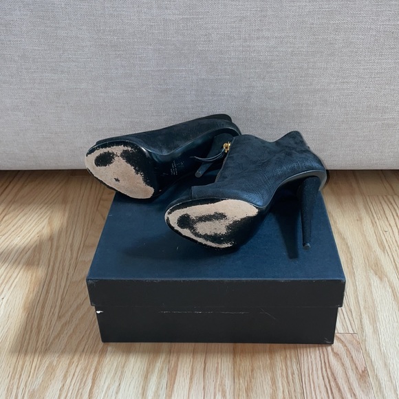 Giuseppe Zanotti Black Suede Peeptoe Booties. Size 38.5 - Picture 3 of 3
